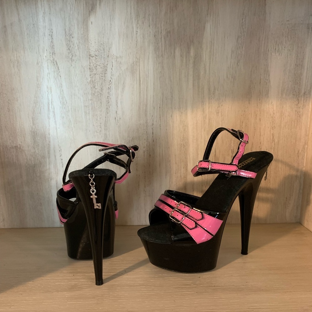 Penthouse platforms size 6
